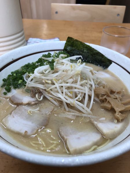 「豚骨醤油ラーメン味玉TP」@麺屋しげるの写真