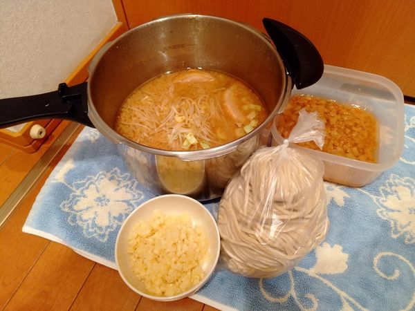 「#鍋ぶぅさん #3人前 #2310円 #770円×3」@ラーメン ぶぅさんの写真