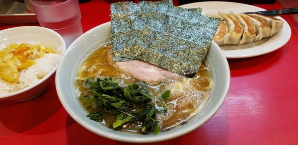 「ラーメン　餃子　ライス」@横浜家系ラーメン 志田家 蒲田店の写真