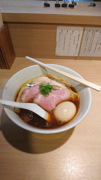 「特製醤油らぁ麺」@らぁ麺 はやし田 新宿本店の写真