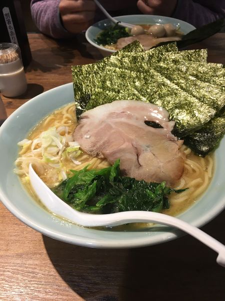 「ラーメン(大)(トッピングのり)」@麺家 千晃 新横浜店の写真