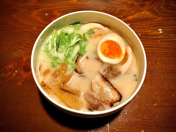「焼豚豆乳ラーメン(醤油)+とろとろ煮卵」@MONTREUXの写真