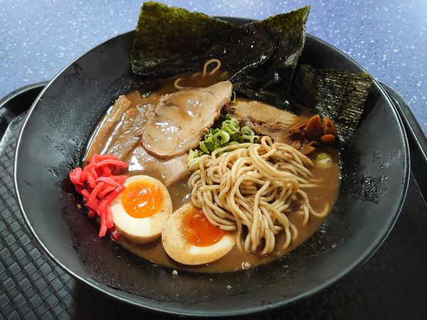 「濃厚魚介ラーメン（THICK TONKOTSU FISH）」@がむしゃら シドニー店の写真