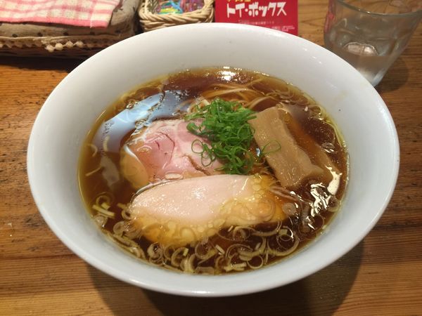 「醤油ラーメン」@ラーメン屋 トイ・ボックスの写真