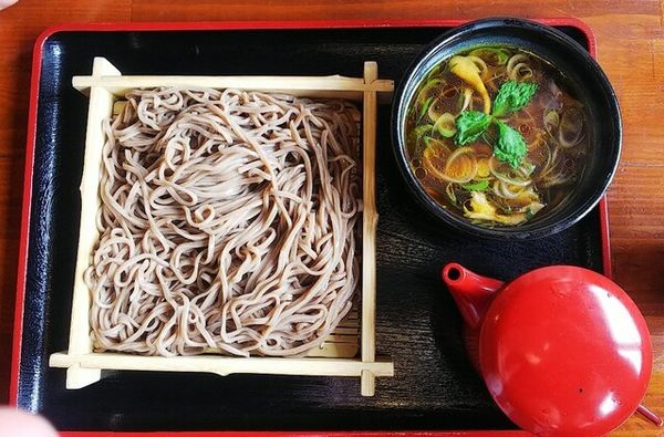 「地鶏せいろ880円」@そば処 蕃山 米沢店の写真