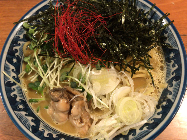 「牡蠣･拉麺(麺･大盛り)」@麺や佐市の写真