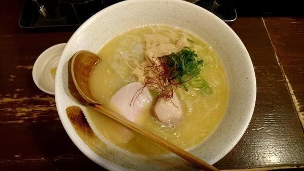 「濃厚鶏白湯そば（塩）800円」@麺匠ようすけの写真