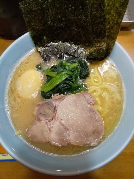 「塩豚骨ラーメン（味玉付き）」@こい家の写真