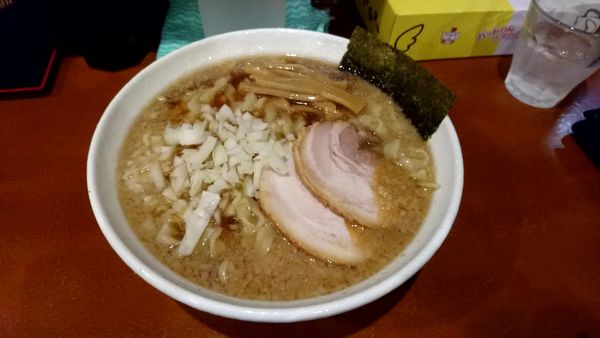 「背脂煮干し大盛」@麺処いろ葉の写真