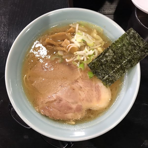 「ラーメン（めん少なめ）」@ラーメン社井田の写真