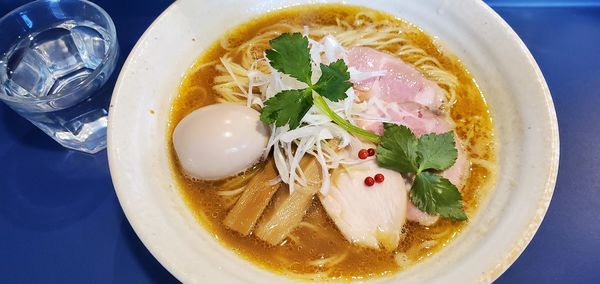 「淡麗味玉白湯麺」@世田谷磯野の写真