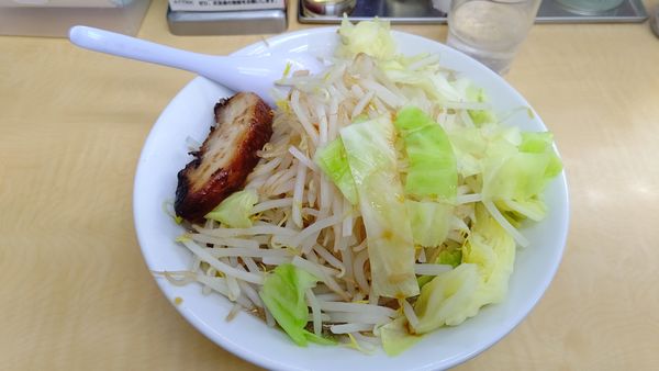 「ぎ郎　野菜マシ」@ら〜めんぎょうてん屋GOLD 東名厚木店の写真