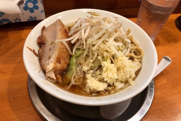 「ラーメン750円(ニンニク、アブラ)」@麺屋穴場の写真