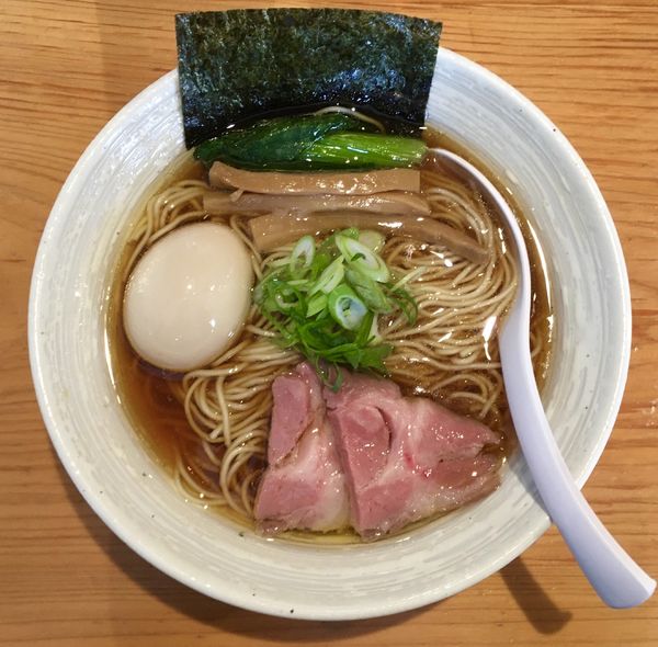 「アサヒスーパードライ＋チャーシューハーフ盛→味玉らぁ麺 醤油」@麺屋 さくら井の写真