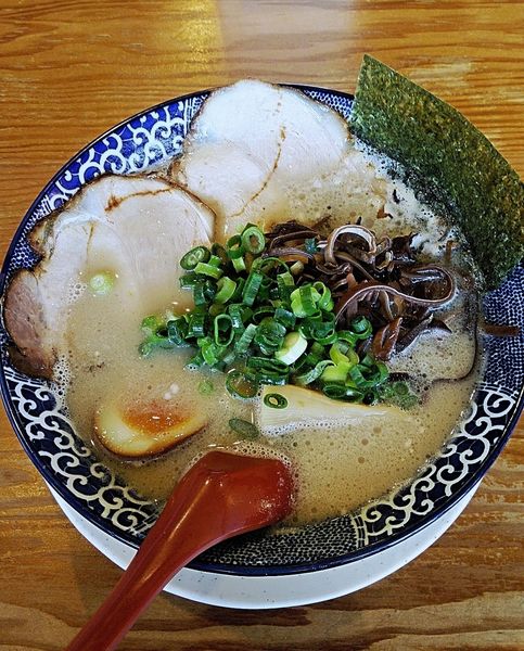 「博多とんこつ 全部のせ 690円」@博多ラーメン 鶴亀堂 大府店の写真