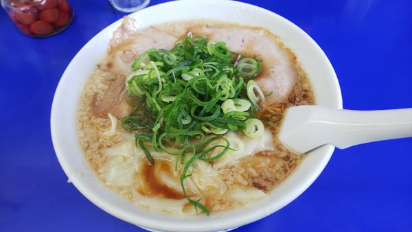「ワンタン麺 810円」@来来亭 長田山麓店の写真
