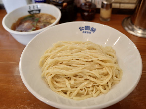 「醤油つけ麺…950円」@公園前の写真