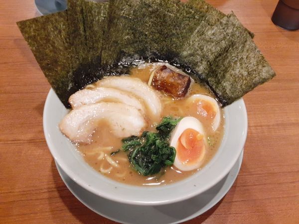 「DX銀家ラーメン」@横浜家系ラーメン 銀家 横浜西口店の写真