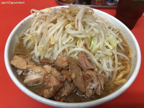 「ラーメン小+くずし豚 「ニンニクアブラヤサイ」(910円)」@らー麺 ぶたのジョーの写真