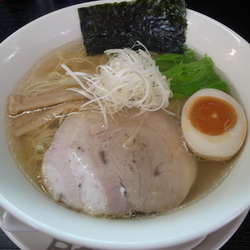 味玉塩ラーメン…918円