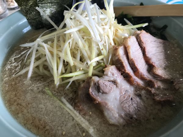 「ネギチャーシュー麺 中」@ニューラーメンショップ 伊奈町店の写真