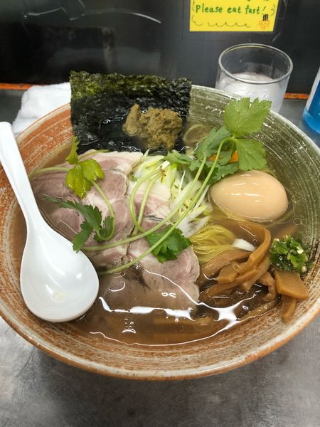 「活赤貝出汁ラーメン塩、赤貝ソース付」@覆麺 智の写真