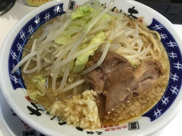「ワンコインらーめん500円(塩)ニンニク」@ラーメン大 柏店の写真