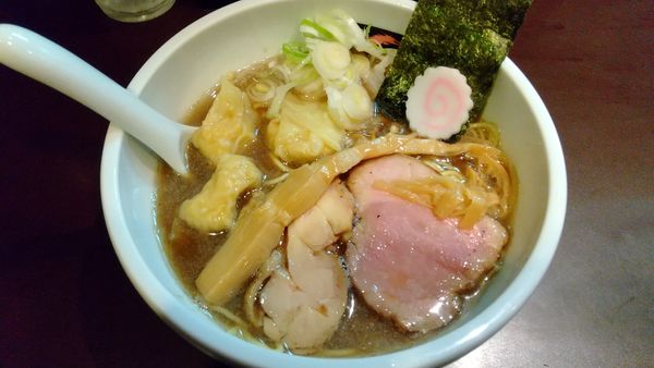 「ワンタンにぼしそば1000円」@おおぜき中華そば店の写真