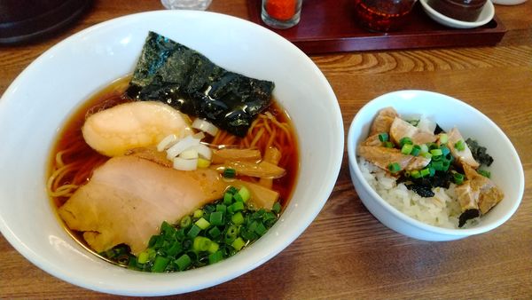 「中華そば並770円、ミニチャーシュー丼180円」@中華そば むら田の写真