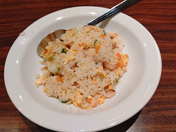 「本日のランチ①(醤油味もやしラーメン＆五目炒飯)800円」@上海華龍 ヤマダ電機LABI1高崎店の写真