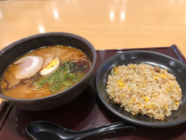 「チャーハンセット1000円」@九州自動車宮原SA（上り） フードコートの写真