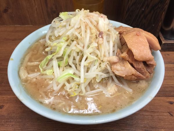 「豚入り」@ラーメン二郎 池袋東口店の写真