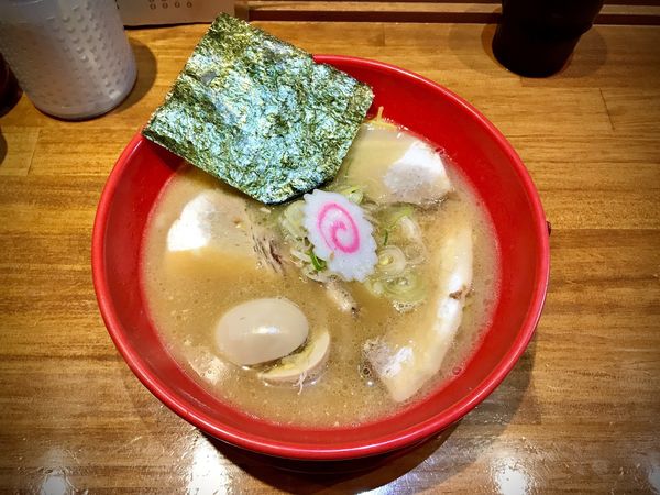 「ちゃーしゅーめん+煮卵」@らーめん 銀河の写真
