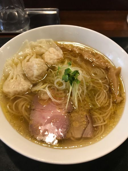 「えびワンタン入り塩らぁ麺」@らぁ麺 やまぐち 辣式の写真