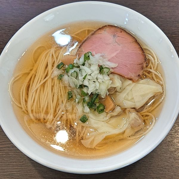 「ワンタン塩そば950」@中華そばイデタの写真