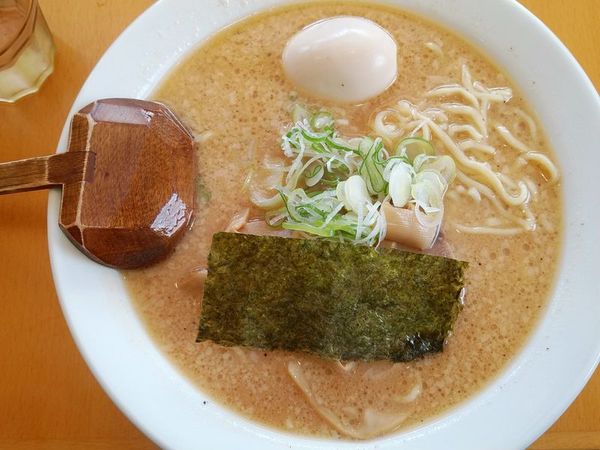 「とんこつ味噌らあめん＋味玉」@麺屋 悠信の写真