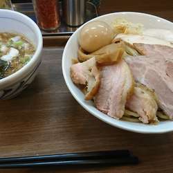 三種のチャーシューつけ麺(大盛)、味たま、替えつけ