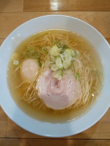 「中華そば　丸玉入り」@鶏白湯淡玉らーめん 麺舗 作一の写真