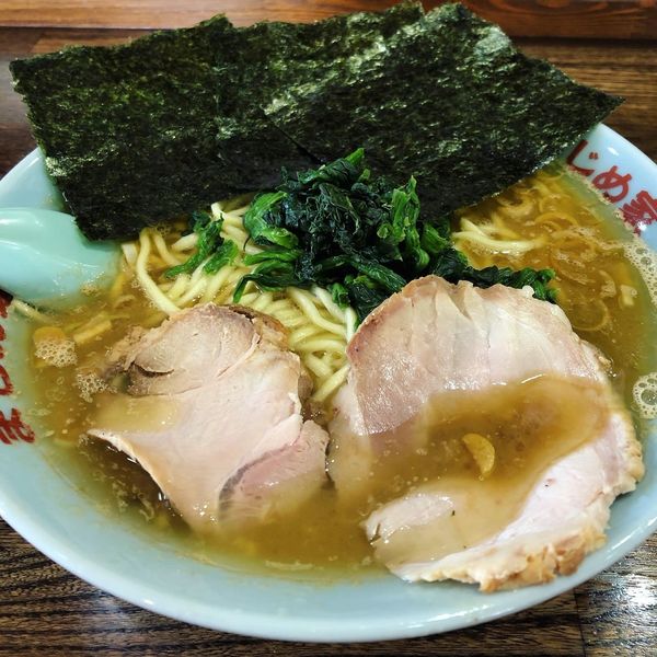 「ラーメン（中）かため」@豚骨醤油ラーメン まじめ家の写真