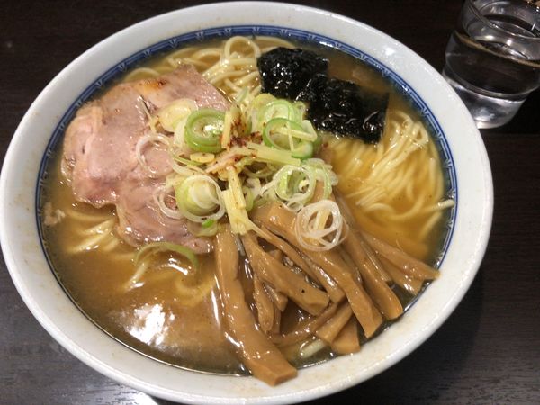 「塩ラーメン　中盛り」@中華そば べんてんの写真