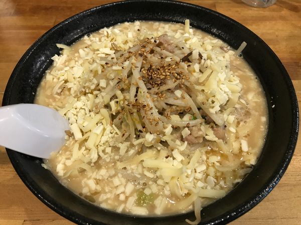 「みそラーメン+チーズ　930円」@自家製極太麺 みそ家の写真