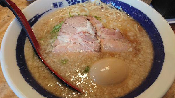 「背脂ラーメン」@濃厚煮干しそば 麺匠 濱星 関内店の写真