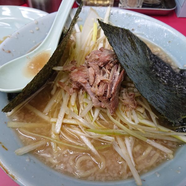 「ネギラーメン620円(太麺)半ライス100円餃子200円」@ラーメンショップ 牛久結束店の写真