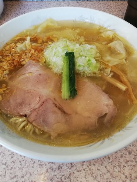 「塩ねぎワンタン麺」@ラー麺専門店 こしがやの写真