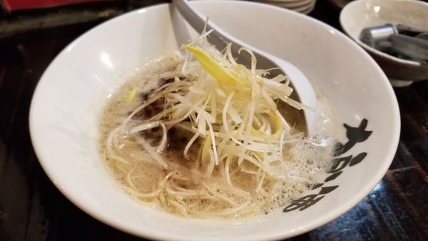 「香油らーめん　ネギ盛りトッピング」@狼煙 松本店の写真