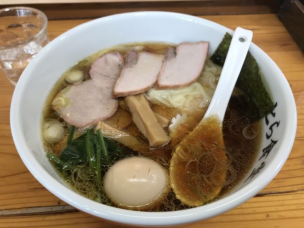 「焼豚ワンタン麺」@とら食堂の写真