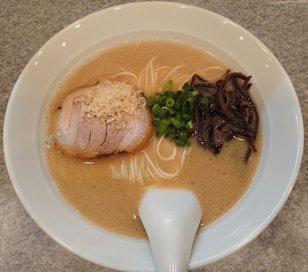 「川越醤油(とんこつ)800円」@麺屋 MANIの写真