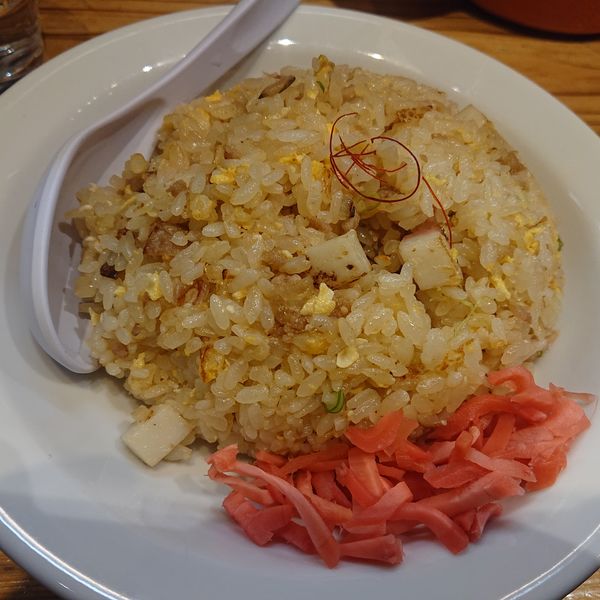 「ヤバいラーメン(並)820円硬め、オラオラチャーハン500円」@圭一屋 本店の写真