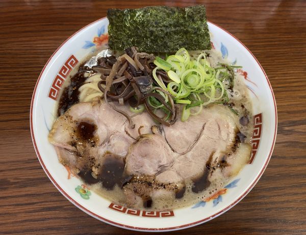 「濃厚ラーメン 黒」@ラーメンかなやの写真