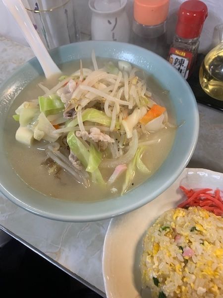 「ちゃんぽん・半炒飯セット 800円」@長崎屋の写真